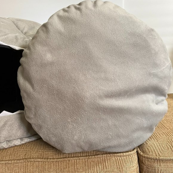 Cat or Dog Shark Bed - Grey - Picture 7 of 16